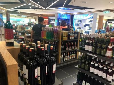 酒業觀察| 五糧液造的汽車你會買嗎?國窖1573要漲到5000一瓶!