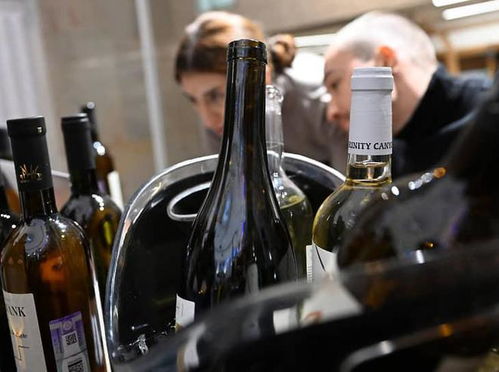 盧布波動下的俄羅斯市場 家電、電子產(chǎn)品與酒類價格高企